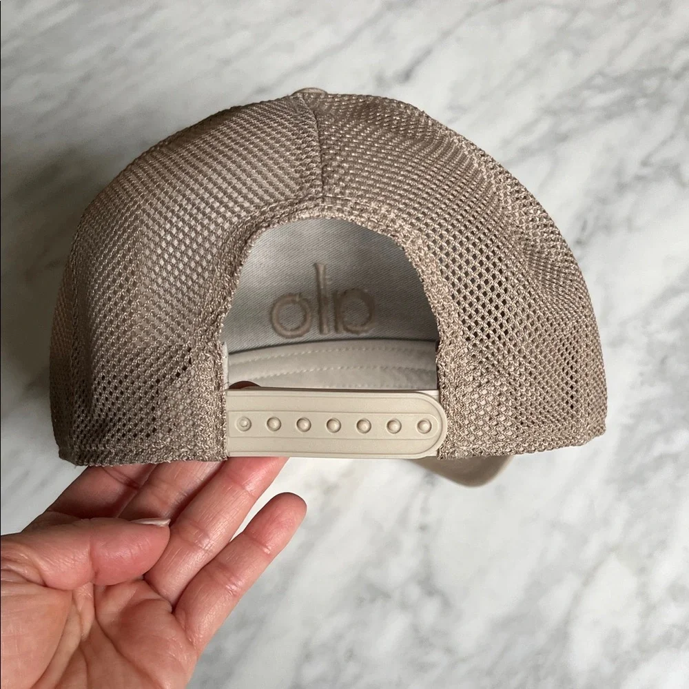 ALO Yoga District Trucker Hat - Picture 2 of 4